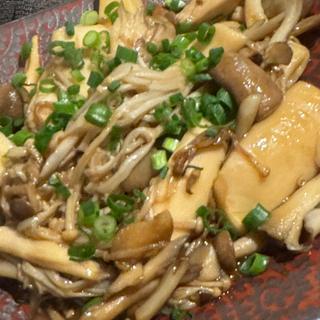 きのこのバターソテー(ヤキトリ ジャクチュウ)