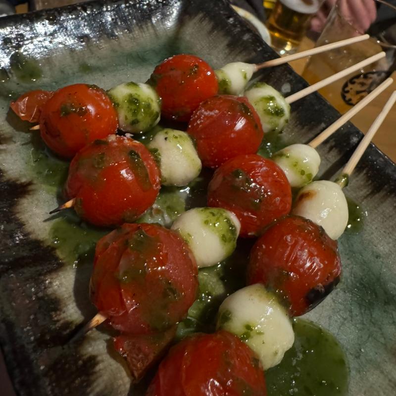 カプレーゼ串(ヤキトリ ジャクチュウ)