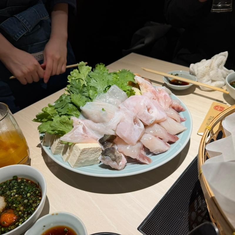 ふぐちり(玄品ふぐ 西葛西の関 （ゲンピンフグ）)