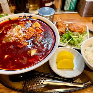 全とろ麻婆麺＋激辛＋パクチー増し＋唐揚げセット