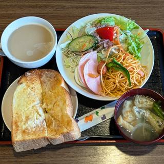 トーストセット(ホテルタウン 駅前 )