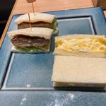 たっぷりたまご&ジューシーメンチカツサンド(果実屋珈琲 調布深大寺店)