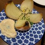 丸ごと玉ねぎのオーブン焼き(ごはんとお酒 eight you)