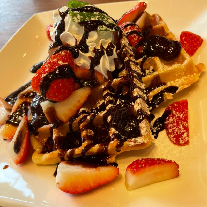 イチゴワッフル＋コーヒー(日研農園 N`cafe)