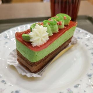 クリスマスベリーとピスタチオショコラ(不二家レストラン 横浜センター店 仮設店舗)