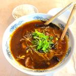 牛肉の四川風激辛煮込みと半ライス(珍膳坊 平井店)