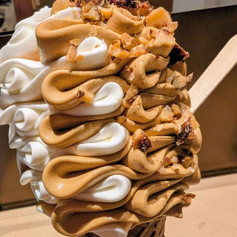 ミルク&塩キャラメルMixソフト(スイーツ DOLCE TACUBO（ドルチェ タクボ）代官山)