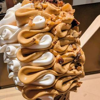 ミルク&塩キャラメルMixソフト(スイーツ DOLCE TACUBO（ドルチェ タクボ）代官山)