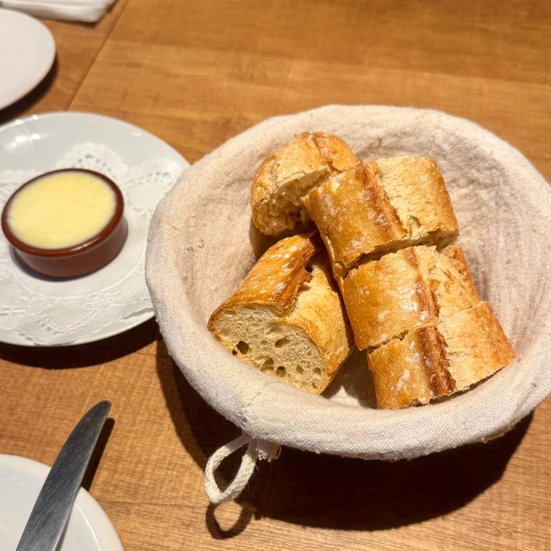 パン(ビストロ・ル・パリジャン)