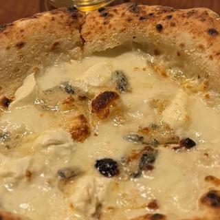 4種のチーズ(イタリア料理とワイン quarto (クアルト))