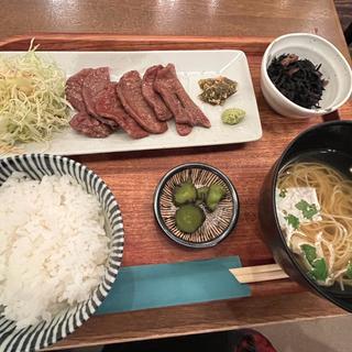 牛タン塩焼き定食(ひっつみ庵)