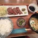 牛タン塩焼き定食