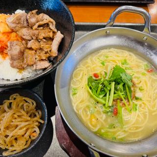 参鶏湯ラーメン&カルビ丼セット(明洞食堂 イオンモール幕張新都心店)