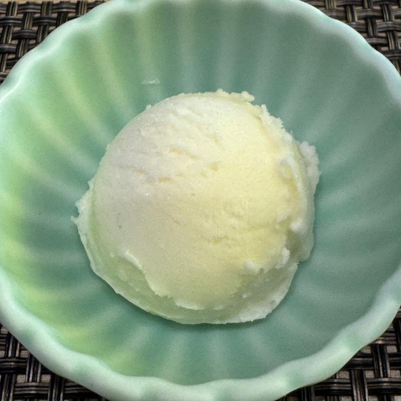 バニラアイスクリーム(鮓 くおん)