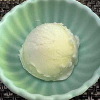 バニラアイスクリーム(鮓 くおん)