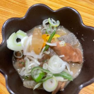 お通し もつ煮(武州うどんあかね&みどりダイニング)