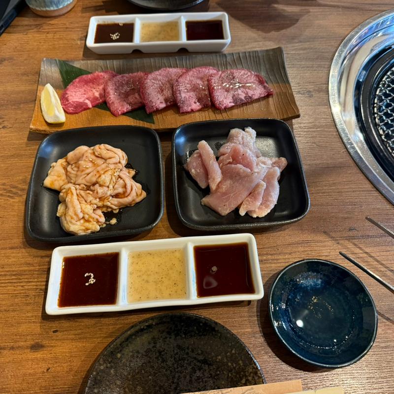 (ホルモン・焼肉 匠)