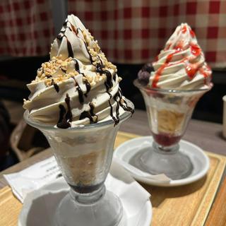 チョコナッツのパフェ(デザートパーラー ピノキオ イオンモール岡山店)