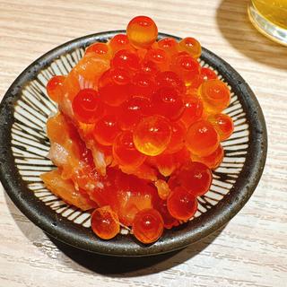サーモンいくら(立ち喰い寿司 ゲンヤ倶楽部)