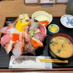 漁師の荒磯丼(魚がし食堂　中央市場店)