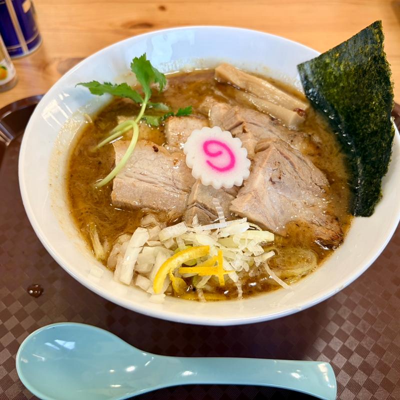 ラーメン中盛り＋チャーシュー(らーめん理庵)