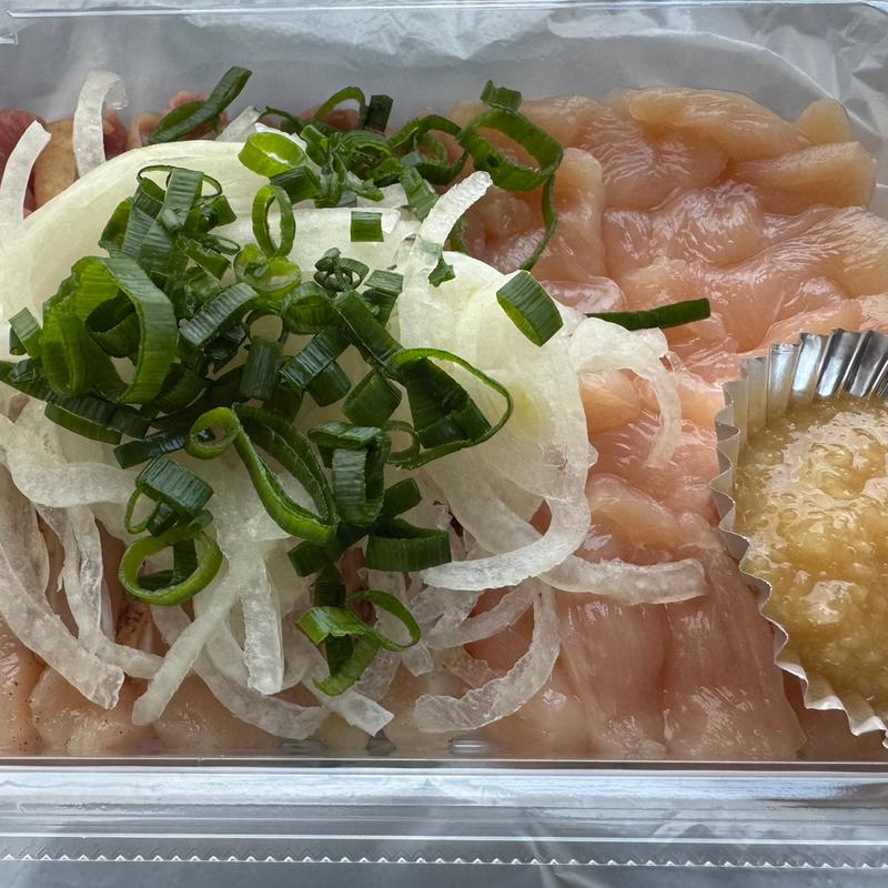 鶏のたたき(焼鳥専門店 田中屋 本店)