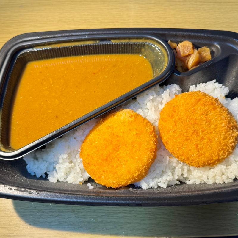 カニクリームコロッケ4辛カレー増量(カレーハウス CoCo壱番屋 阪急茨木市駅前店)