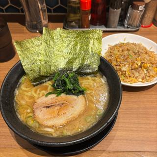 醤油豚骨ラーメン