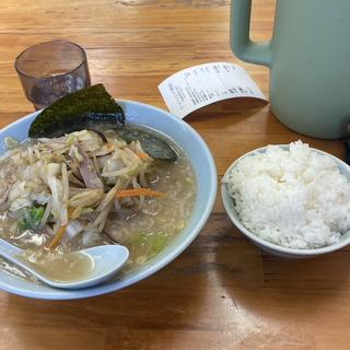 野菜ラーメン 半ライス