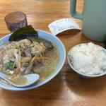 野菜ラーメン　半ライス