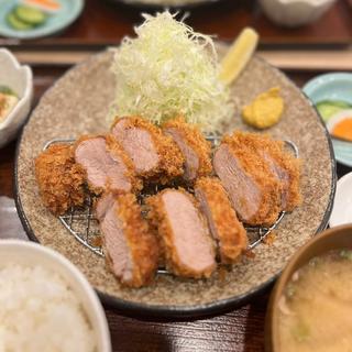中ヒレカツ定食(とんかつ大慎)