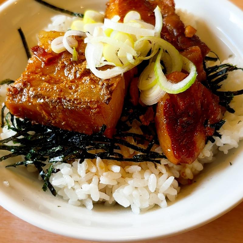 チャーシュー丼　玉子トッピング(たおか 宮の沢店 （油そば専門店 たおか）)