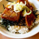 チャーシュー丼　玉子トッピング(たおか 宮の沢店 （油そば専門店 たおか）)