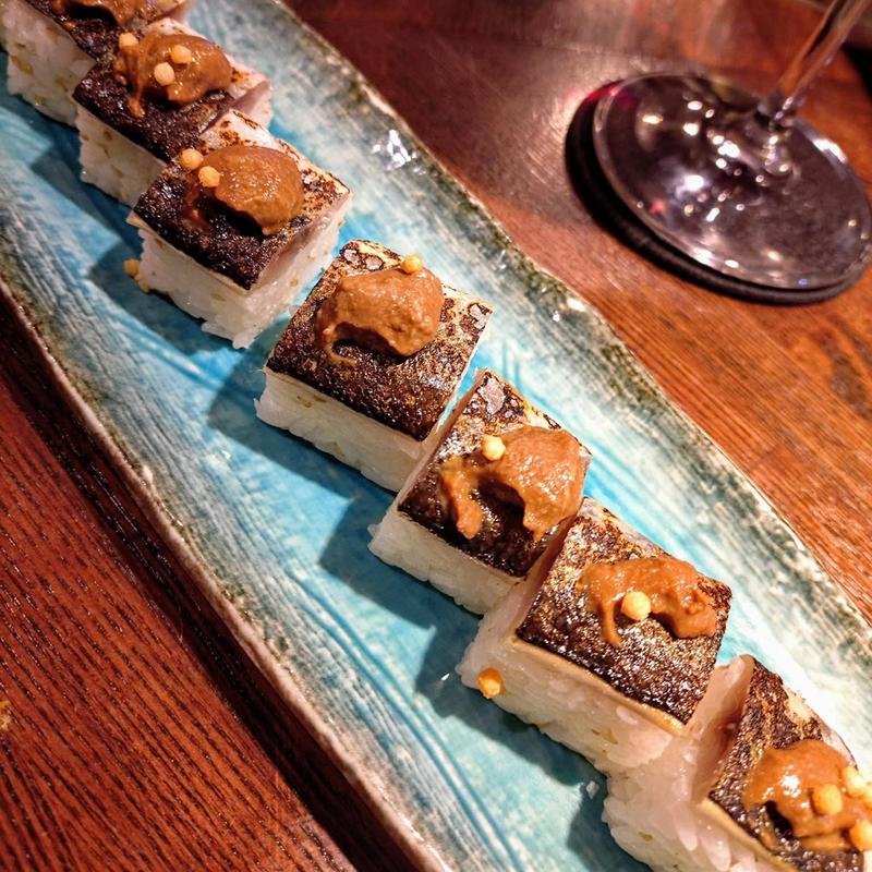 炙りさんまの棒寿司 肝醤油(くいもの家 泉(SEN))