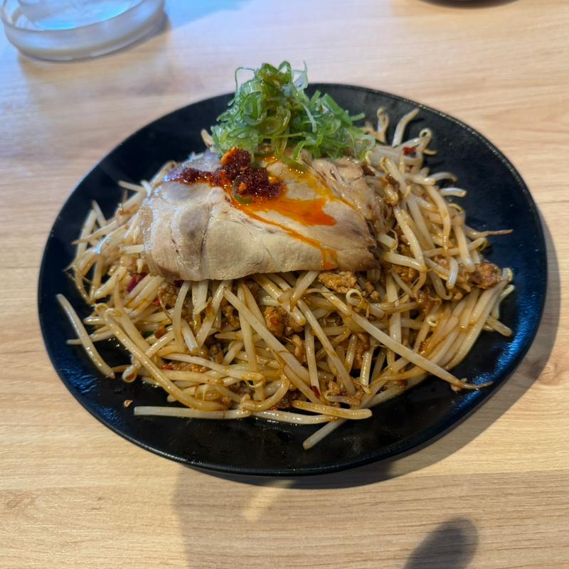 汁無し台湾らーめん(4辛)(金まる餃子)