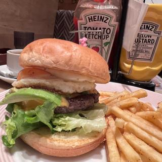 アボカドチーズバーガー(モアナキッチンカフェ 有楽町イトシア店)