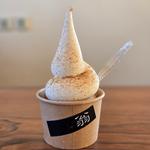 いよ翁の蕎麦茶ソフトクリーム