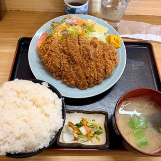 チキンカツ定食＋ライス大盛り(御食事処みや川)