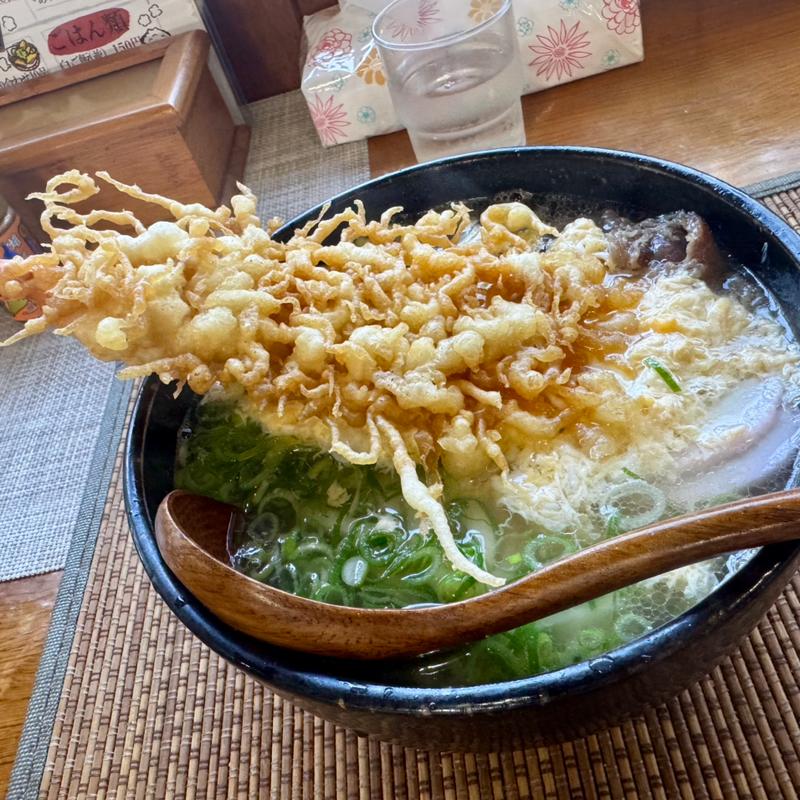 肉半分、えび天うどん(大起うどん )