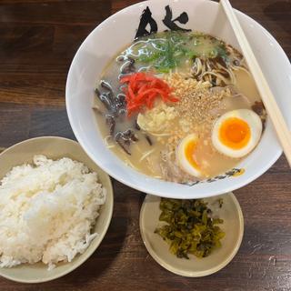 ニンニクコク味ラーメン ご飯(博多ラーメン膳 けやき通り店)