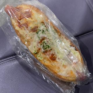炙りチーズのウインナーフランスカルボナーラ(サンメリー 上板橋店)