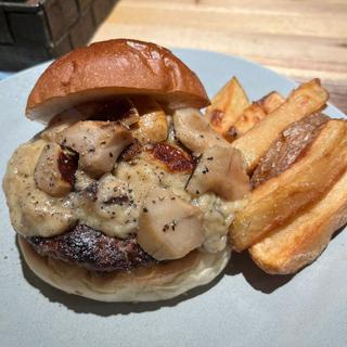 ロイヤルポルチーニバーガー(9 Hamburger & Dining Bar)