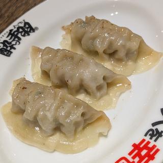 伝説の餃子(3ヶ)(大衆居酒屋 酔っ手羽横丁 五反田店)