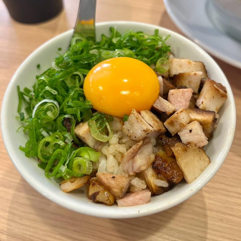 ダイス焼豚丼(台湾まぜそば専門店 京都麺工房 脳天喜。京都市上京区十四軒町店)