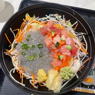 生しらすバラチラシ丼(しらす問屋とびっちょ Terrace Mall 湘南店)