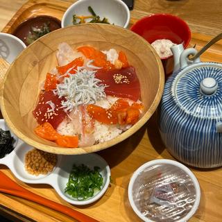 海鮮ひつまぶし風だし茶漬け