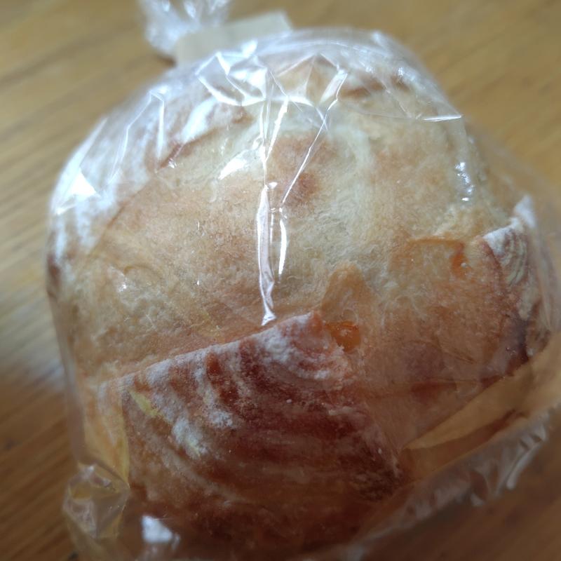 レモンピールパン(マンサナベーカリー)