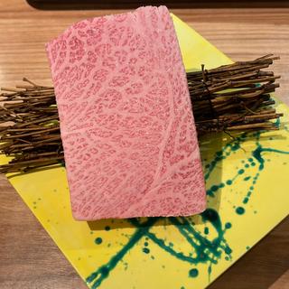 名店のステーキ(Yakiniku 名もなき名店へ 一切入魂一枚売り焼肉)