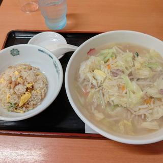 野菜たっぷりタンメン+半チャーハンセット(日高屋 蒲田東口店)