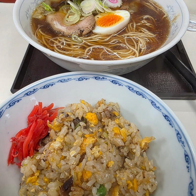 ワンタン麺 半チャーハン(栄楽)